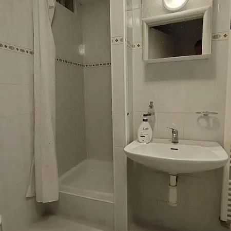 度假居 Fully Equipped Family House For Recreation, 5 Cars Free Parking
